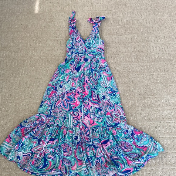 *Like new LILLY PULITZER maxi dress - Picture 5 of 10